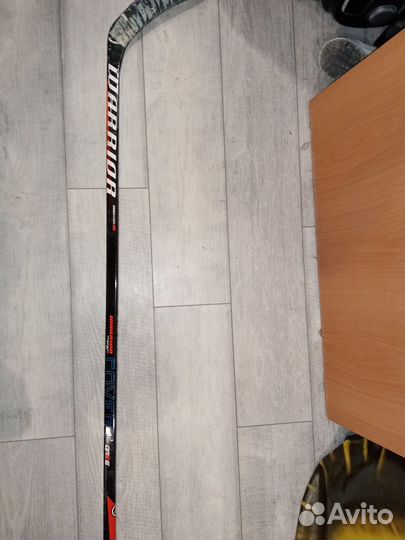 Клюшка хоккейная