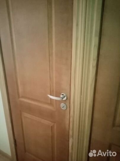 Дверь в ванную туалет