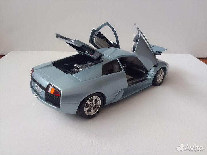 Ламборджини Мурселаго 1:18 Bburago