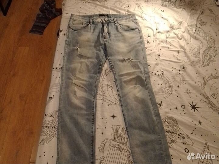 Джинсы зауженные немного