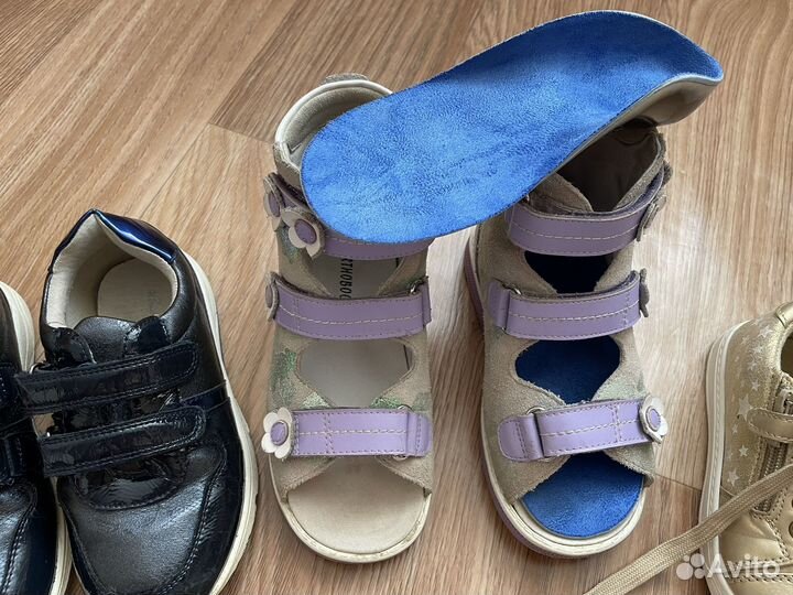 Много обуви