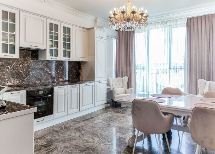 2-к. квартира, 112 м², 4/8 эт.