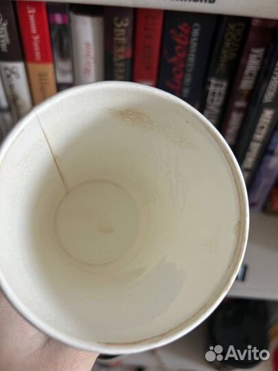 Бумажный стакан от кофе бу и стики сахара