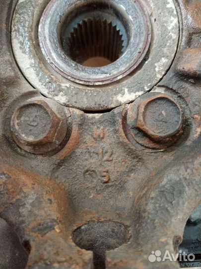 Поворотный кулак передний правый Nissan Juke