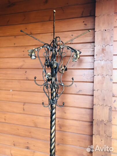 Кованная вешалка