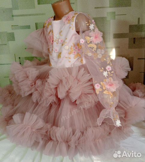 Пудровое платье очень пышное на выпускной