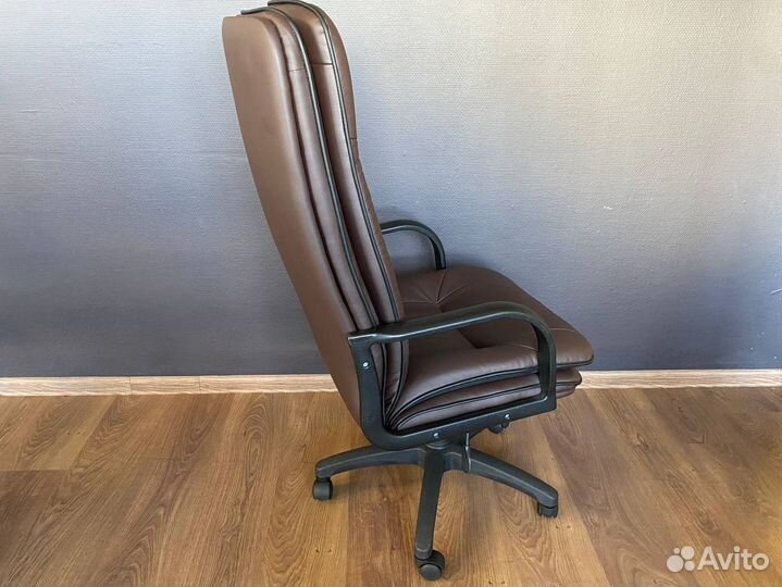 Компьютерное кресло. Кресло руководителя