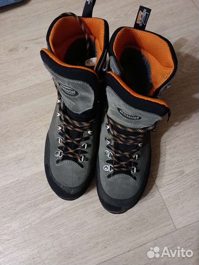 Трекинговые ботинки мужские