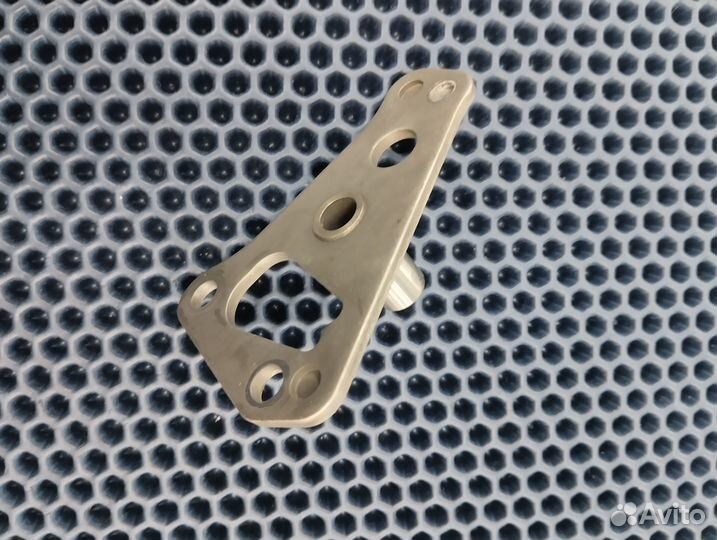 Aprilia Rotax V990RP опорная пластина