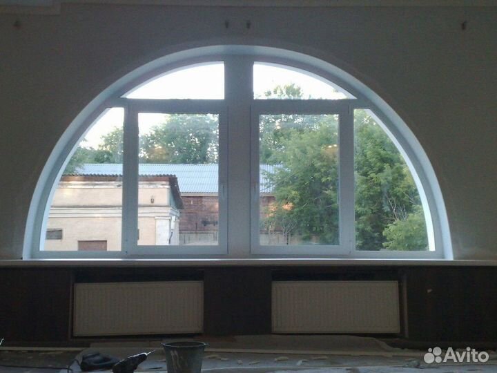 Окно арочное пластиковое
