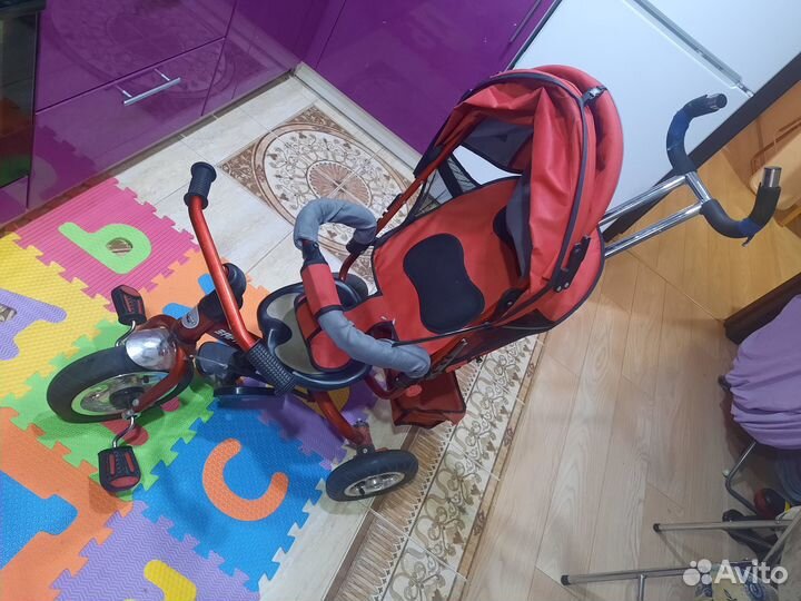 Детский велосипед с ручкой