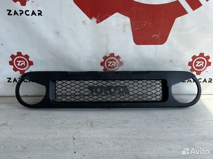 Toyota FJ Cruiser Решетка радиатора