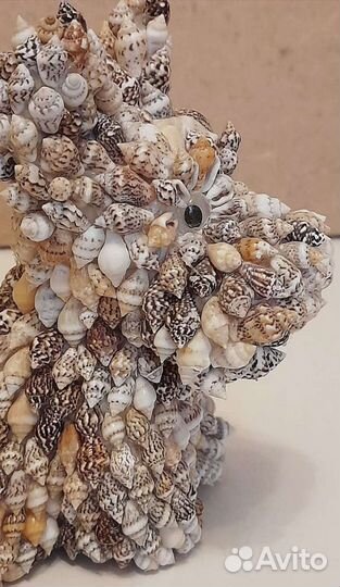 Собачка из ракушек ручной работы