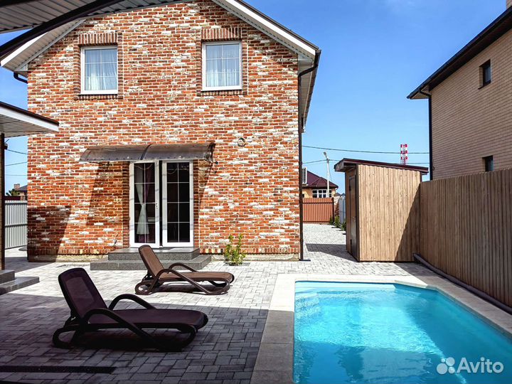 Беседка с теплым бассейном, мангалом и баней