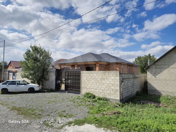 Дом 160 м² на участке 8 сот.