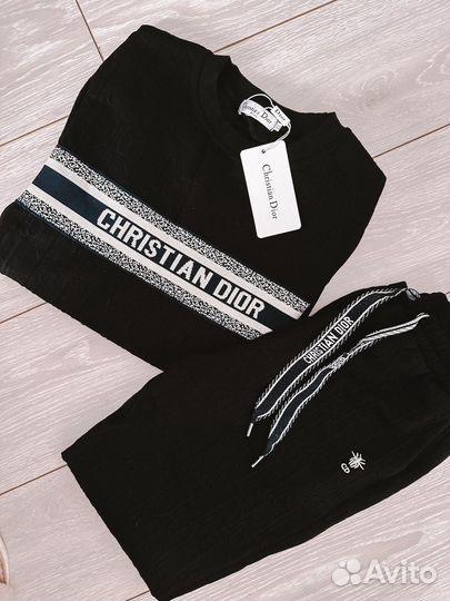 Костюм женский