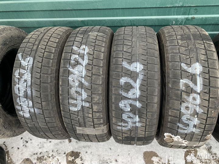 Bridgestone Blizzak Revo GZ 215/60 R16