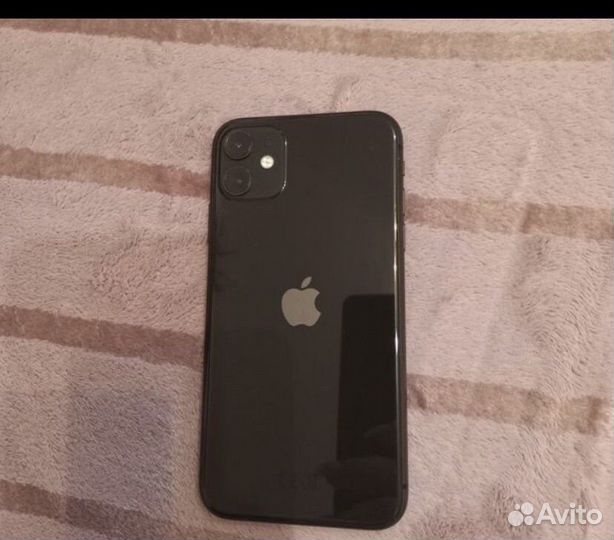 Телефон iPhone 11