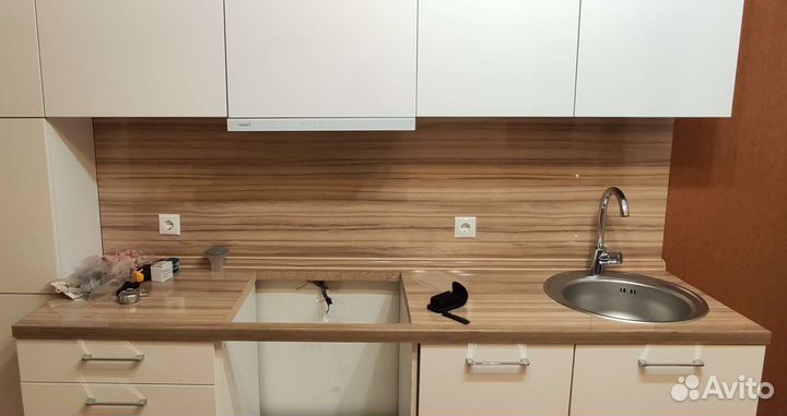 Столешница с раковиной и фартуком бу