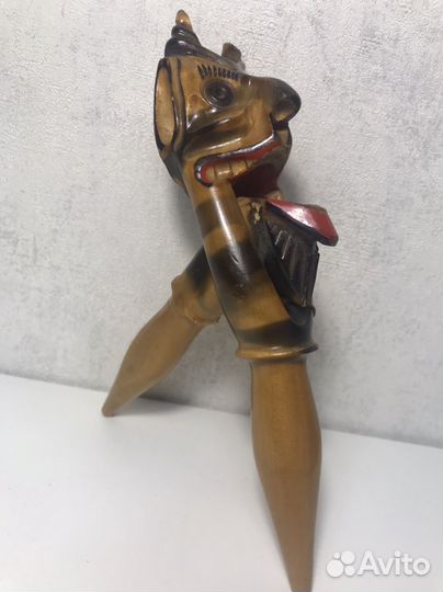 Статуэтка из дерева