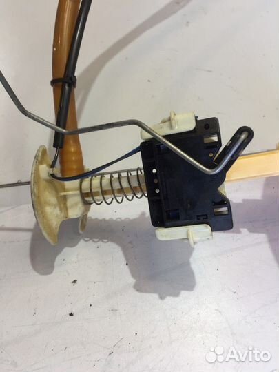 Датчик уровня топлива (Volvo S60)