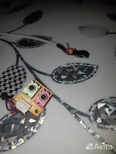 2 USB входа и вход для микрофона на пк