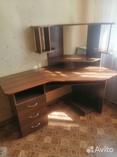 Компьютерный стол