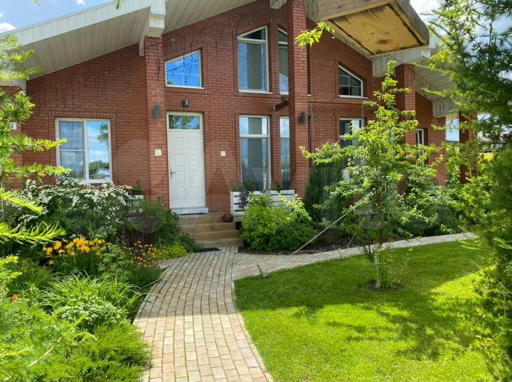 Коттедж 172,1 м² на участке 10 сот.