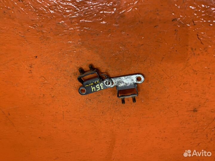 Петля багажника toyota caldina T21