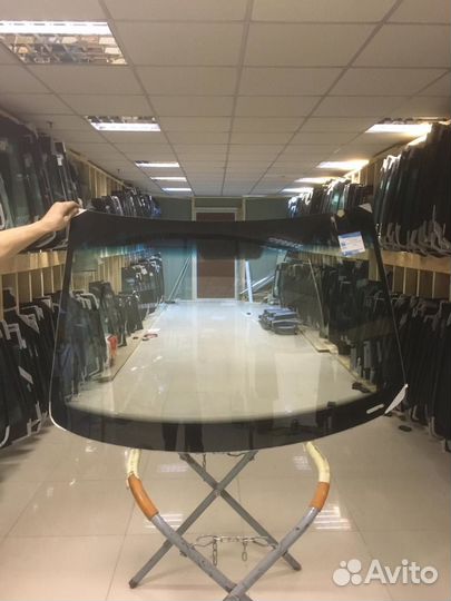 Лобовое стекло Volkswagen Polo