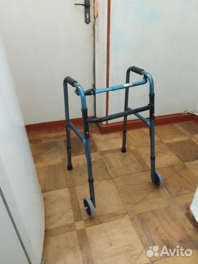 Ходунки для взрослых инвалидов