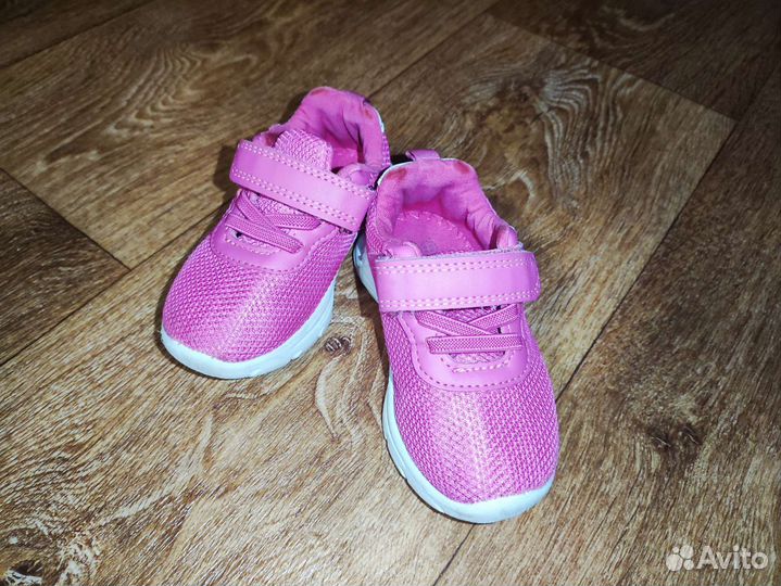 Кроссовки для девочки