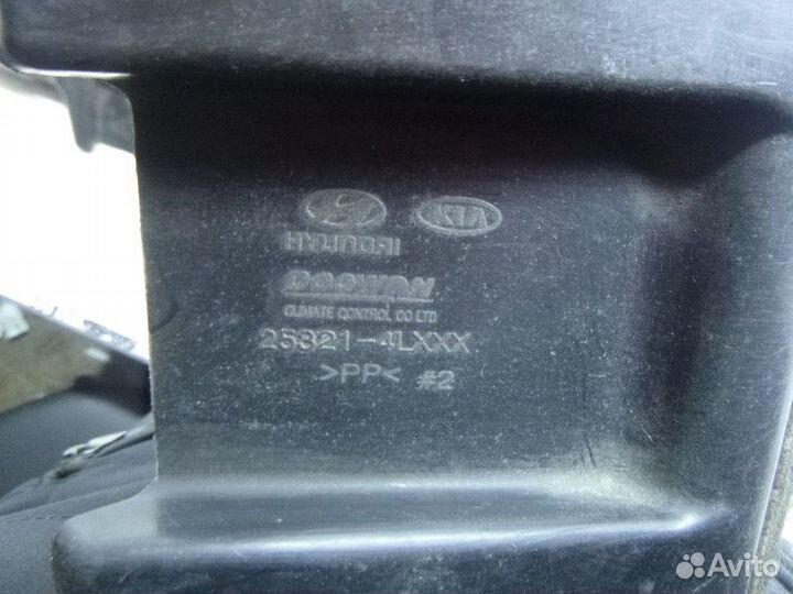 Дефлектор радиатора правый hyundai solaris 2010