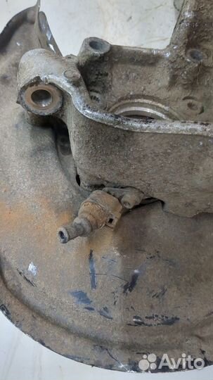 Ступица (кулак, цапфа) левая задняя Volkswagen Passat 7 Европа