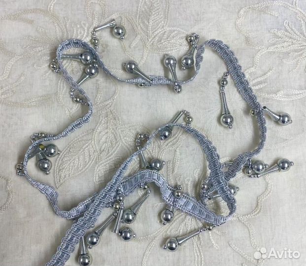 Декоративная отделочная тесьма с бусинами