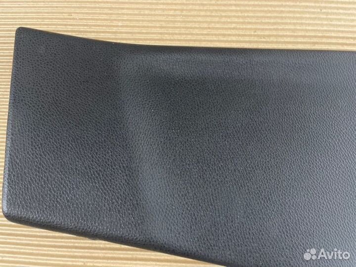 Обшивка центральной стойки правая Mercedes-Benz