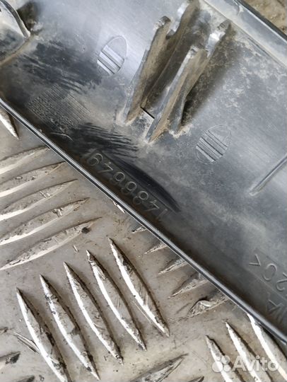 Накладка двери левая Scania 1486649