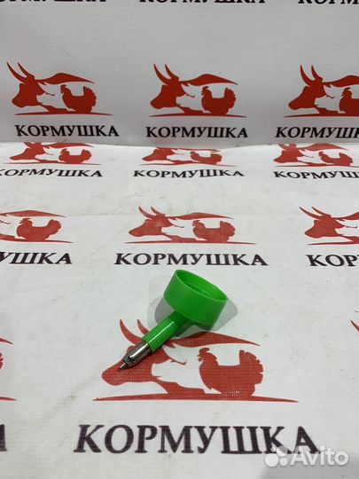 Поилка для кур и грызунов на бутылку