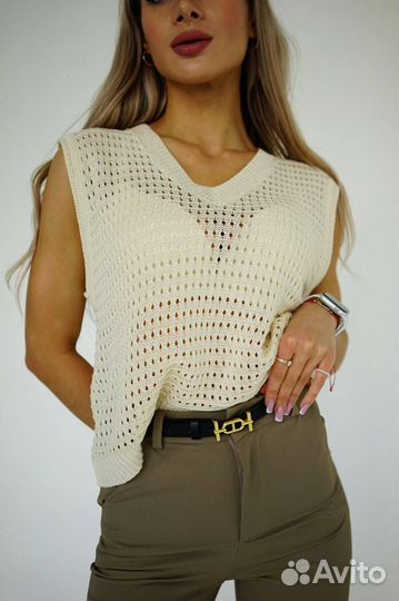 Жилетка женская вязаная