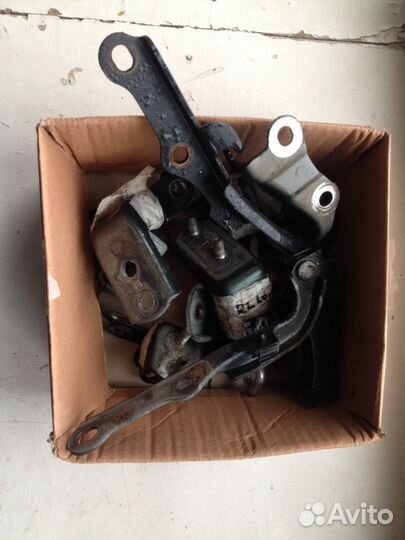 Петли капота двери Lexus RX 300 1998-2003