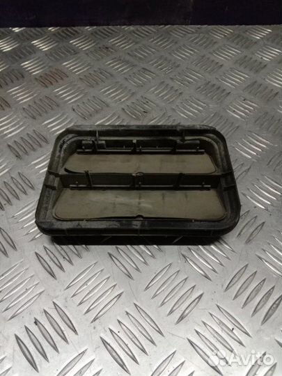 Воздуховод салона задний правый Renault Logan 1