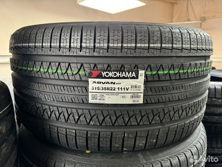 Yokohama Advan V35A 285/40 R22 и 315/35 R22