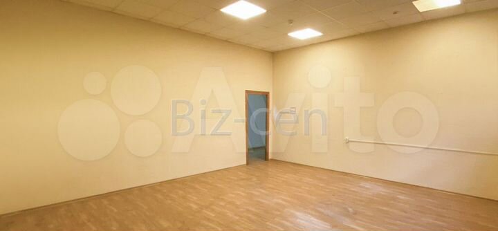 Сдам офис 92 м2 у м. Площадь Революции