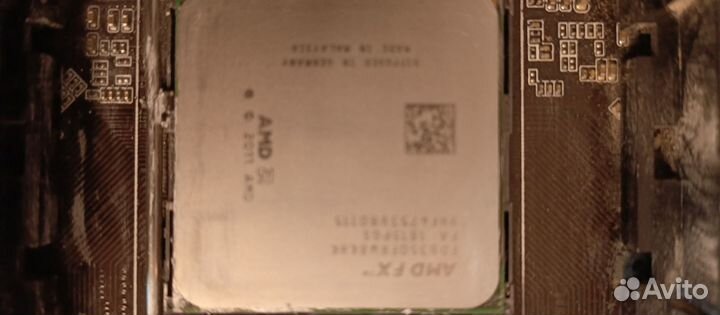 Материнская плата с процессором и памятью