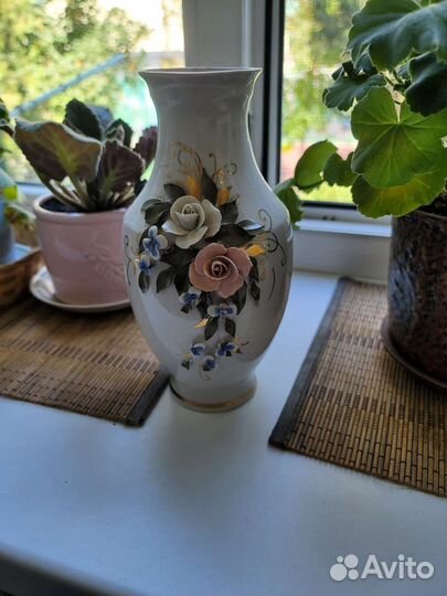Ваза фарфоровая