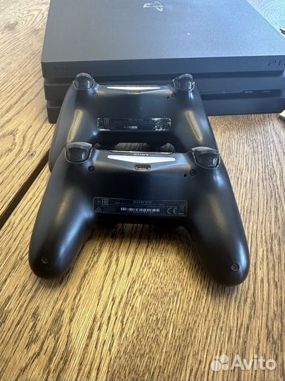 Sony PS4 Pro CUH-7208 в идеале
