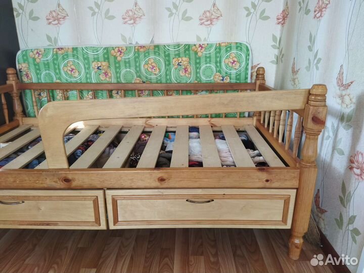 Кровать