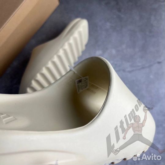 Тапки adidas yeezy slide