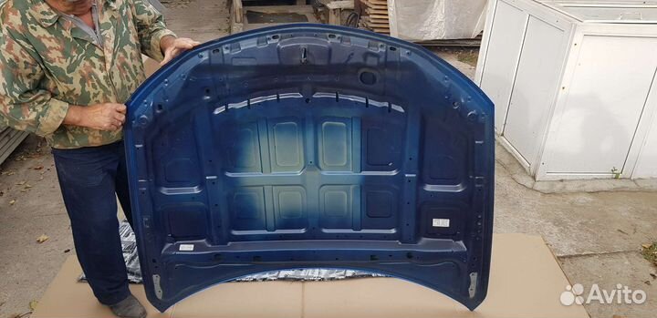 Капот на subaru impreza GH2