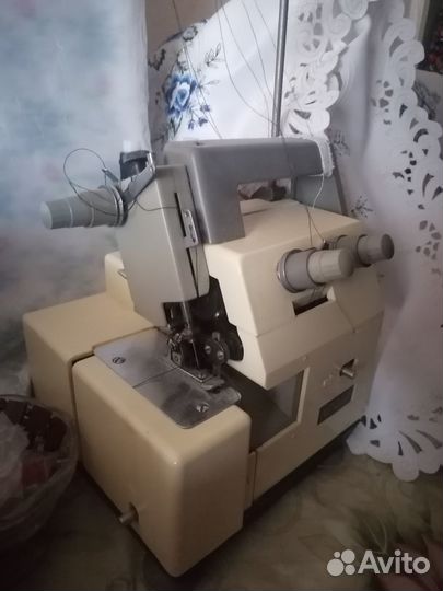 Продам оверлок